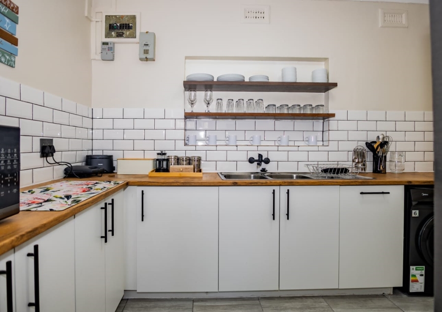 To Let 3 Bedroom Property for Rent in Protea Heights Western Cape